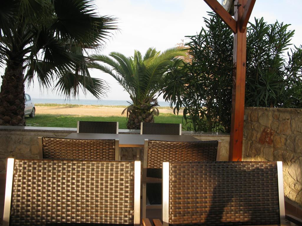 נאה פוטידאה Seaview Aparthotel מראה חיצוני תמונה